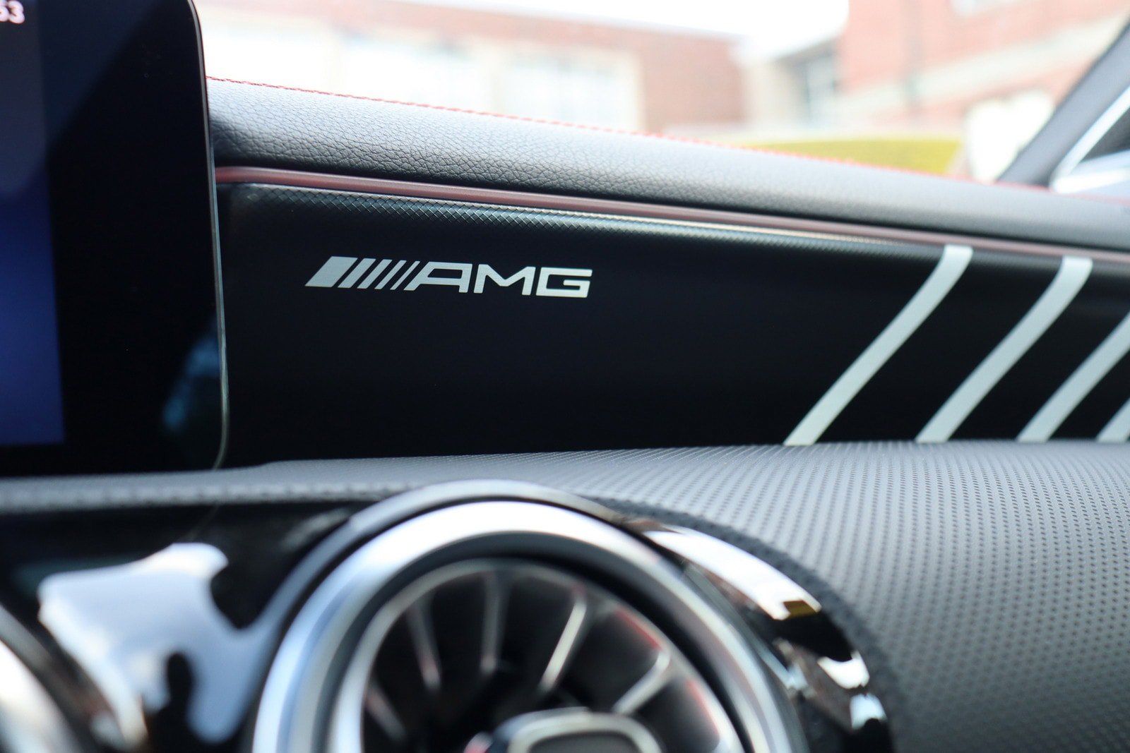 Used 2025 Mercedes-Benz CLA 35 AMG 4MATIC image 32