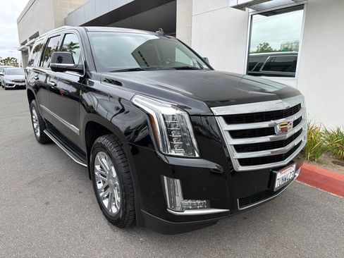 Used 2018 Cadillac Escalade 4WD image 12