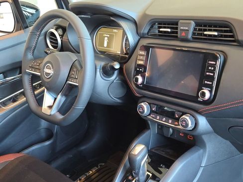 Used 2025 Nissan Versa SR w/ Trunk Package FWD image 5