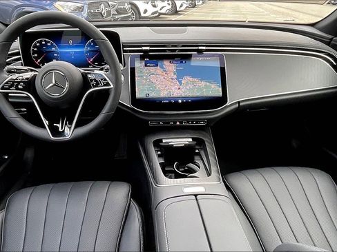 New 2026 Mercedes-Benz E 350 4MATIC Sedan image 5