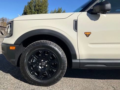 New 2025 Ford Bronco Sport Badlands image 10