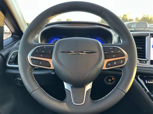 New 2026 Chrysler Pacifica Select image 15