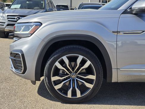 Used 2021 Volkswagen Atlas Cross Sport SEL R-Line w/ Cross Sport MDO Package image 6