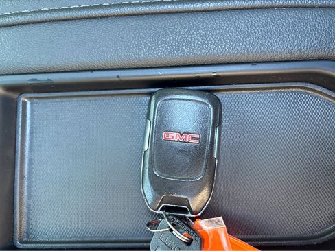 Used 2020 GMC Sierra 1500 SLT w/ SLT Premium Plus Package image 37