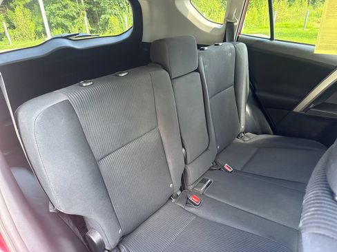 Used 2017 Toyota RAV4 LE FWD image 33