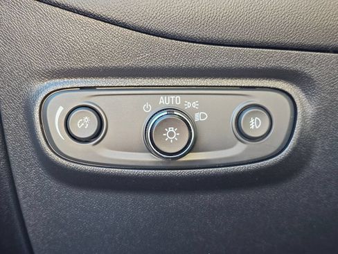 Used 2018 Chevrolet Equinox Premier AWD/4WD image 23
