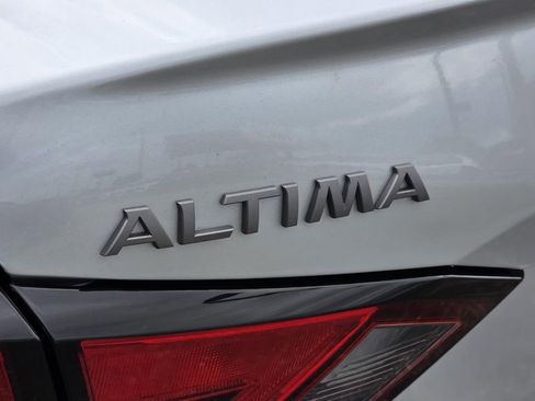 Used 2024 Nissan Altima 2.5 SR FWD image 26