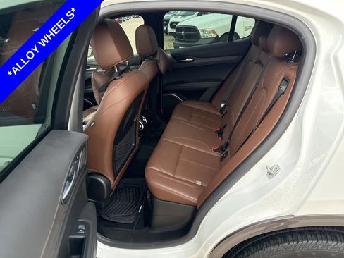 Used 2022 Alfa Romeo Stelvio Ti image 6
