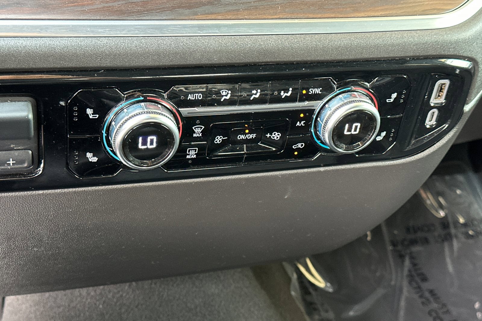 Certified 2025 GMC Sierra 1500 SLT RWD image 20
