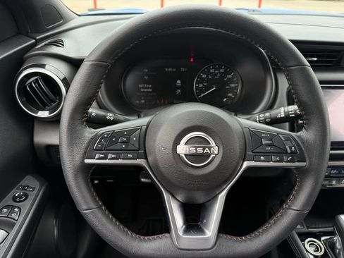 Used 2023 Nissan Kicks SR w/ SR Premium Package image 13