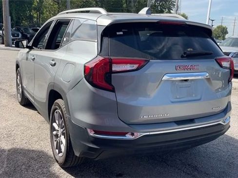 Used 2024 GMC Terrain SLT image 6