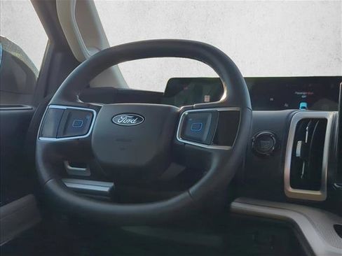 Certified 2025 Ford Expedition Max Active image 27