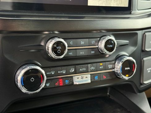 Used 2023 Ford F450 Lariat w/ Lariat Ultimate Package image 11