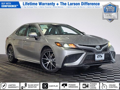 Used 2024 Toyota Camry SE image 1
