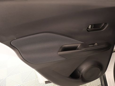 Used 2020 Nissan Kicks S image 15