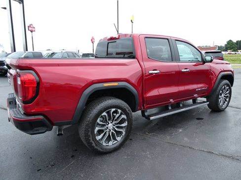 Used 2025 GMC Canyon Denali AWD/4WD image 5