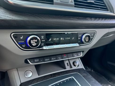 Used 2019 Audi Q5 Prestige w/ Prestige Package AWD/4WD image 25