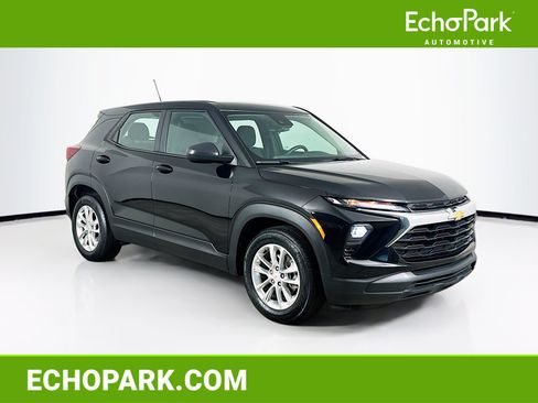 Used 2024 Chevrolet TrailBlazer LS FWD image 1