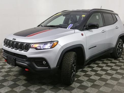 Used 2026 Jeep Compass Trailhawk AWD/4WD image 5