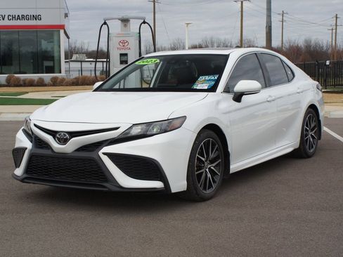 Used 2023 Toyota Camry SE image 23