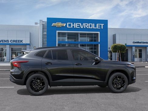 New 2026 Chevrolet Trax LT w/ Midnight Edition FWD image 30