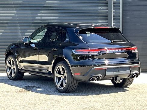 Certified 2025 Porsche Macan image 3