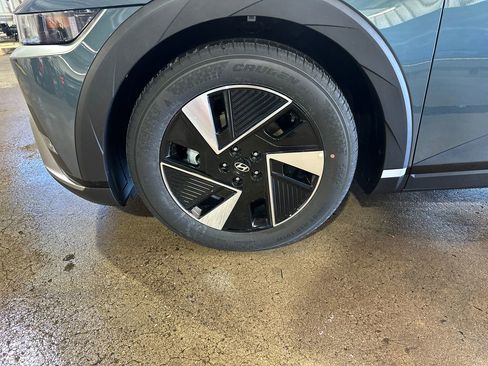 New 2026 Hyundai Ioniq 5 SE AWD/4WD image 9