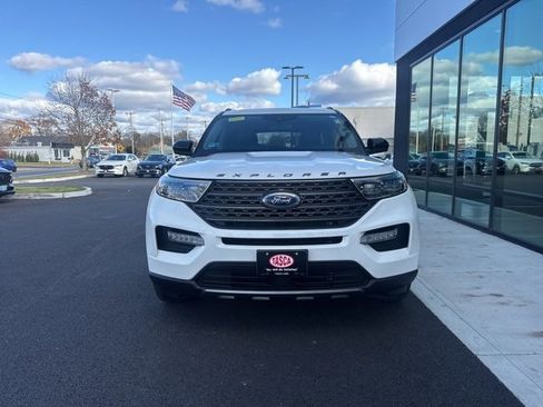 Used 2023 Ford Explorer XLT w/ Equipment Group 202A image 8