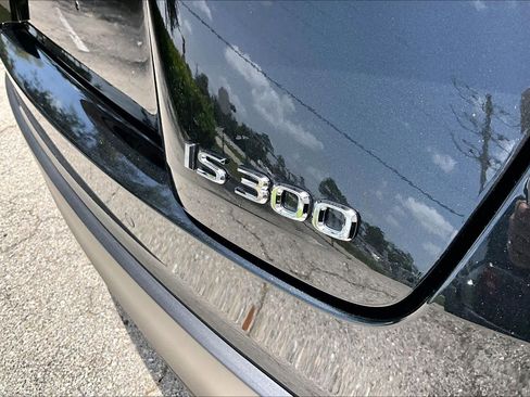 Used 2025 Lexus IS 300 w/ Premium Package RWD image 10