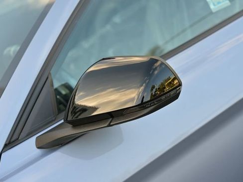 Used 2022 Ford Mustang Shelby GT500 w/ Carbon Fiber Track Pack image 9