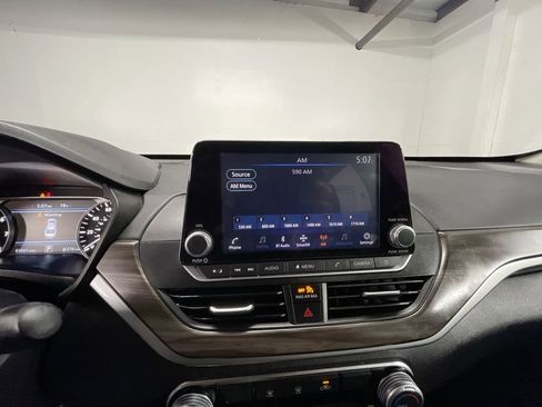 Used 2024 Nissan Altima 2.5 SV image 13