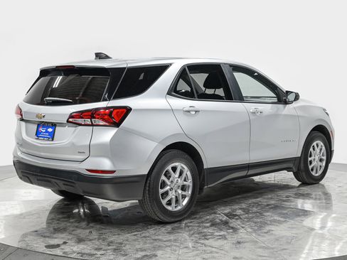 Used 2024 Chevrolet Equinox LS w/ LS Convenience Package AWD/4WD image 7