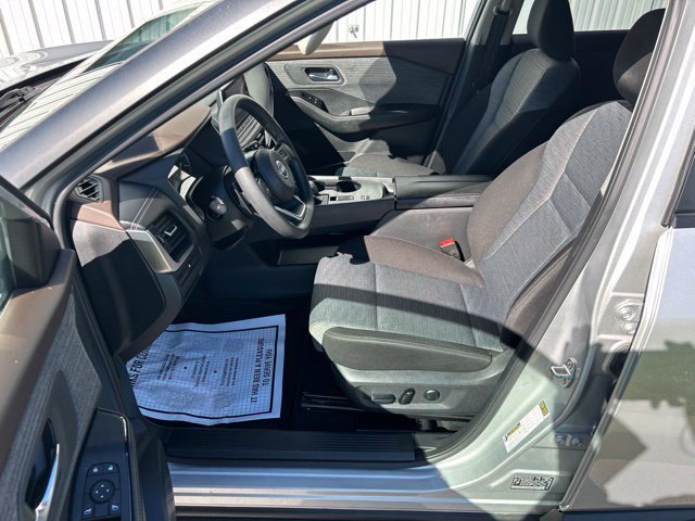 Used 2023 Nissan Rogue SV FWD image 13