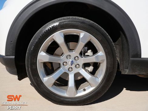 Certified 2020 Ford Explorer Platinum w/ Premium Technology Package image 12