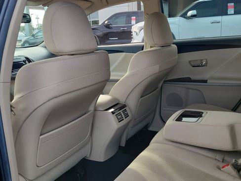 Used 2011 Toyota Venza FWD image 11