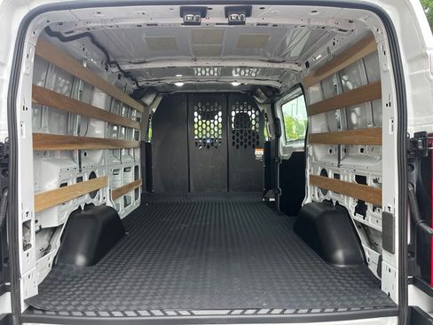 Used 2025 Ford Transit 250 Low Roof w/ Exterior Upgrade Package RWD image 10