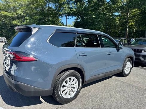 Used 2025 Toyota Grand Highlander AWD image 5