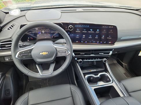 New 2025 Chevrolet Traverse LT w/ Sun and Wheel Package image 10