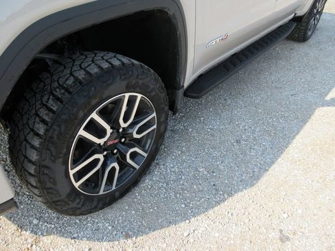 New 2026 GMC Sierra 1500 AT4 w/ AT4 Premium Package AWD/4WD image 14
