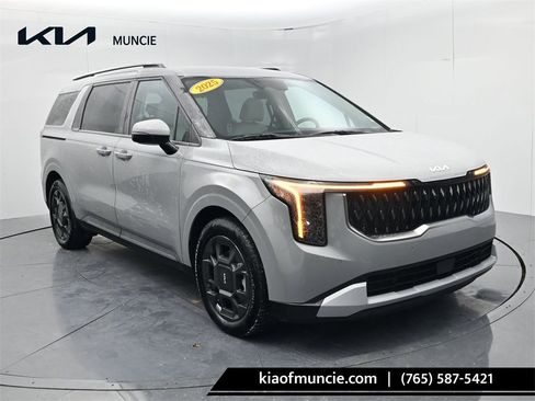 Certified 2025 Kia Carnival EX image 1