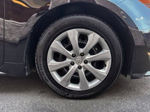 Used 2024 Toyota Corolla LE FWD image 32