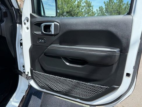 Used 2021 Jeep Wrangler Unlimited Sahara image 28