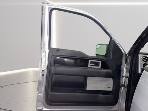 Used 2013 Ford F150 Platinum image 9