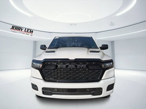 New 2026 RAM 1500 Express AWD/4WD image 8