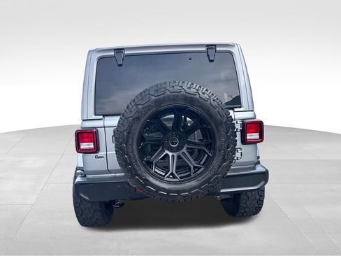 Used 2020 Jeep Wrangler Unlimited Sahara AWD/4WD image 4