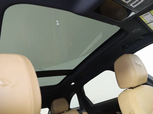 Used 2023 Jaguar F-PACE S image 12