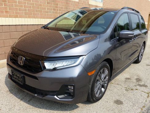 Used 2025 Honda Odyssey Touring image 6