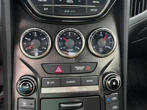 Used 2014 Hyundai Genesis 2.0T RWD image 11