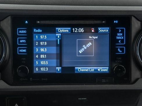 Used 2019 Toyota Tacoma TRD Off-Road image 25