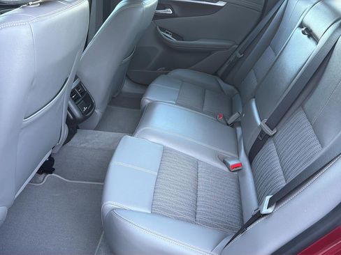 Used 2019 Chevrolet Impala LT w/ LT Convenience Package image 24